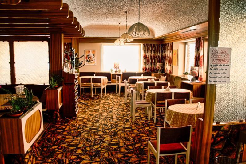 Cafe Rudi Living Bed and Breakfast Partschins Exteriör bild