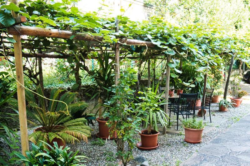 Cafe Rudi Living Bed and Breakfast Partschins Exteriör bild