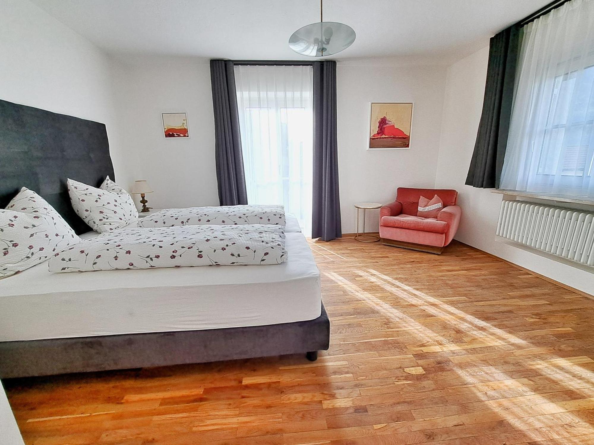 Cafe Rudi Living Bed and Breakfast Partschins Exteriör bild